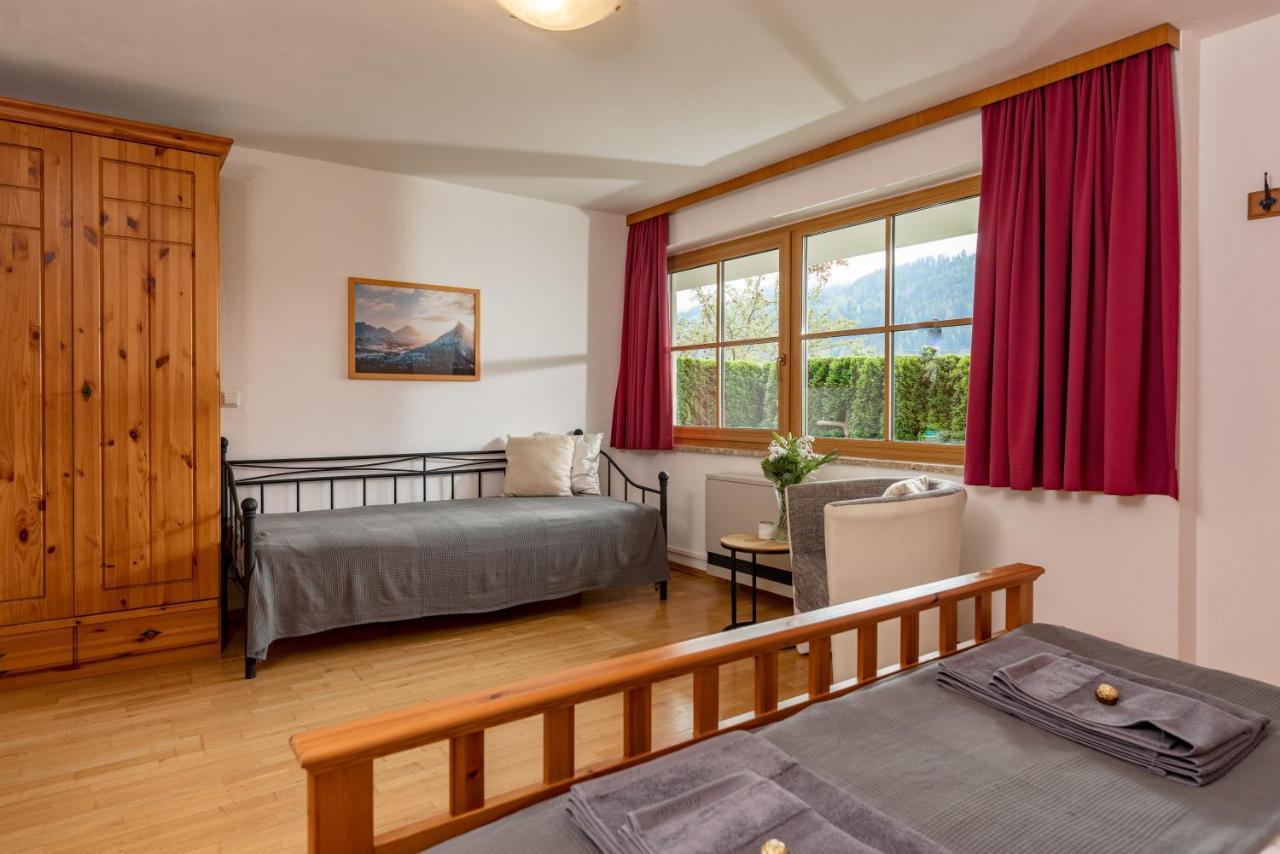 Landhaus Bergner Alm บรุค อันแดร์ โกรสส์กลอคเนอร์ชตราสเซอ ภายนอก รูปภาพ