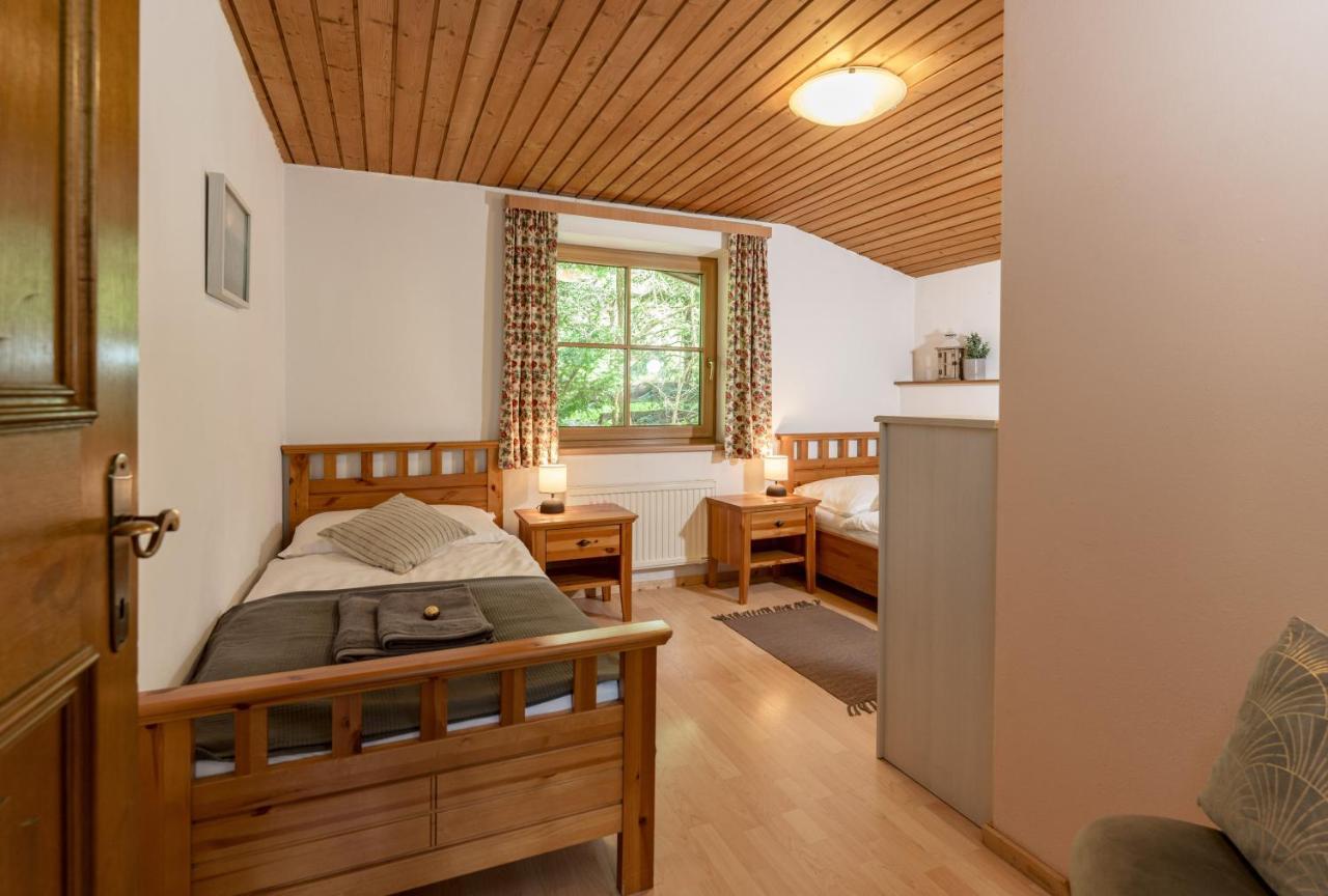 Landhaus Bergner Alm บรุค อันแดร์ โกรสส์กลอคเนอร์ชตราสเซอ ภายนอก รูปภาพ